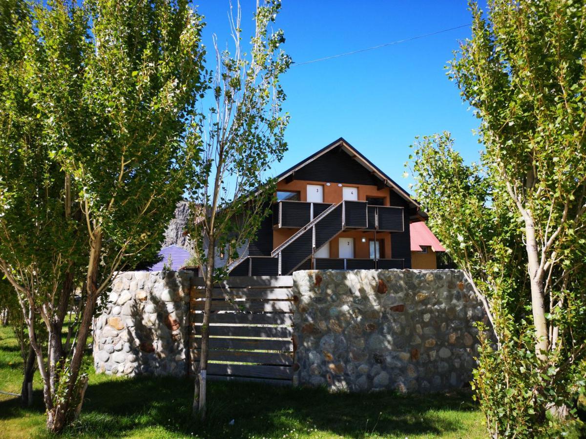 Campo Base Aparts El Chalten Exterior foto